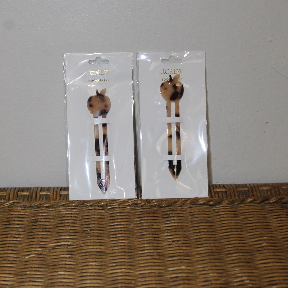 J.Crew Tortoise Apple Bookmarks – Set of 2 (New in Packaging)